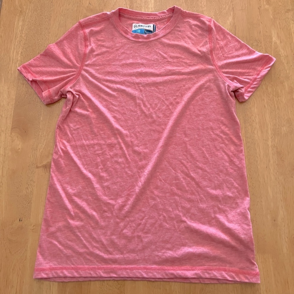 Magellan Outdoors Fish Gear Red/Salmon Classic Fit T-Shirt • Size Youth Large